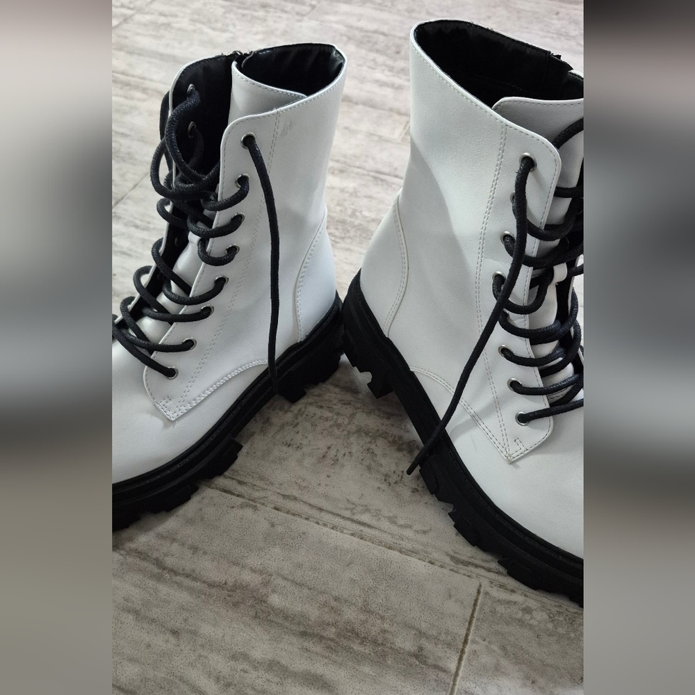 Forever 21 Black and White Ankle Boots - Picture 2 of 6